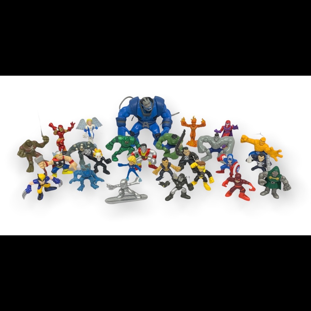 26 Action Figures Superheroes Marvel DC Comics Hulk Wolverine Silver Surfer